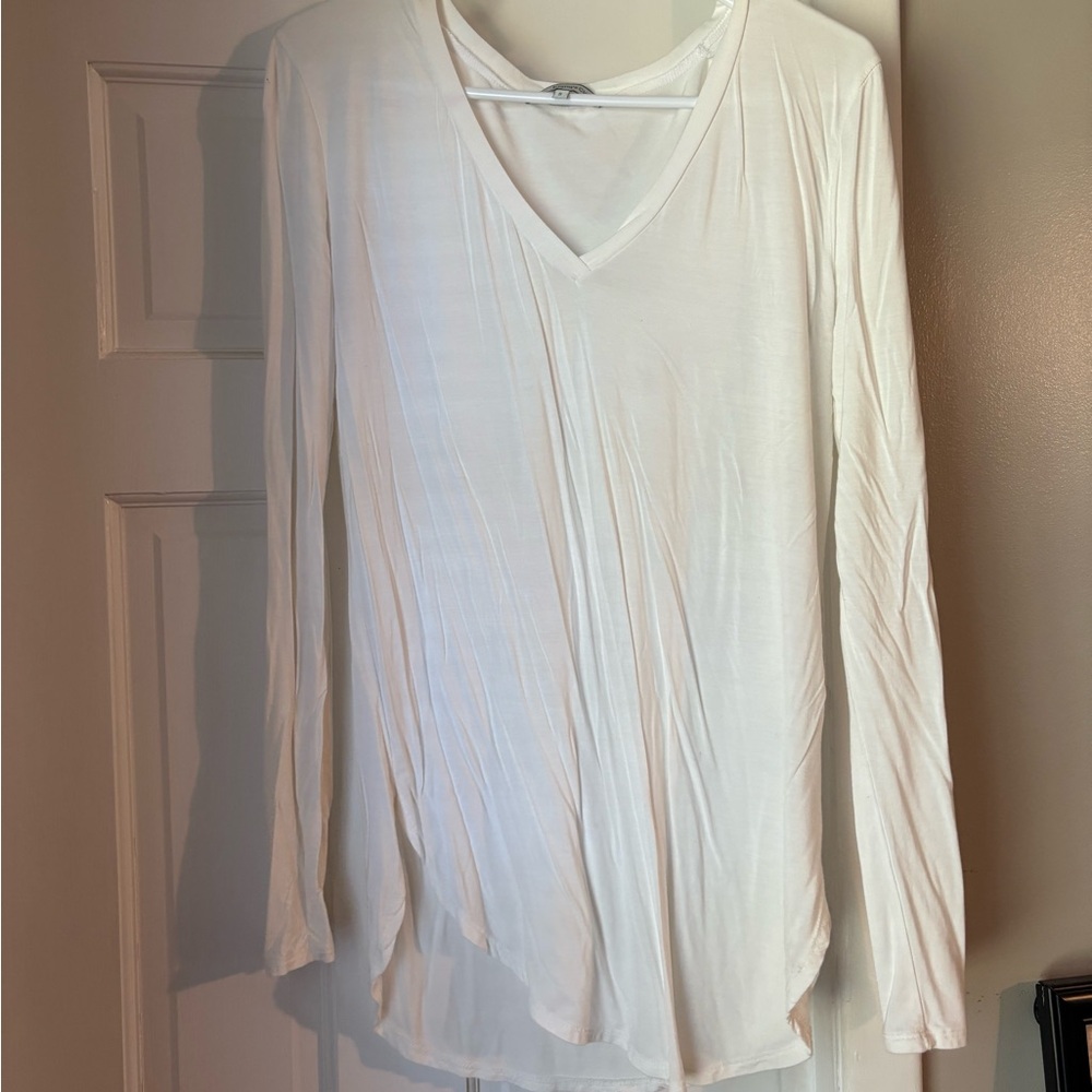 Chic White V-Neck Long Sleeve Women's Top